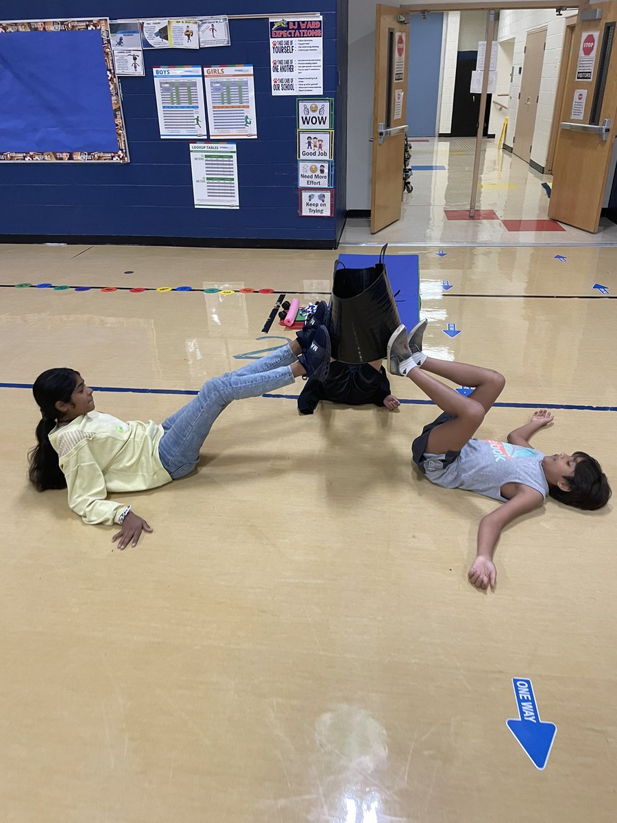 MrNejman's tweet photo. A little team-building today in grades 3-5. We did Cross the River and @dr_roucka your team bucket lift as a warm up.
#teambuilding #physed #pe https://t.co/GxJ3r1pSrw