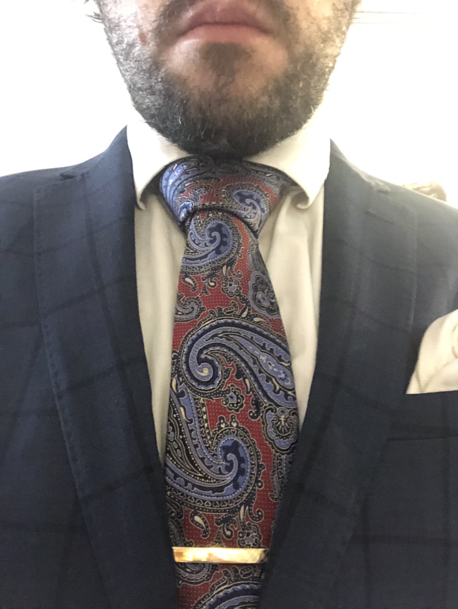 tn_persona's tweet image. What are your thoughts on wearing two separate patterns? Do you think it generally works or does it depend on what the patterns are?

I kind of like this style of picture. It really lets you see the patterns on my outfit 😏

#mensstyle #mixingpatterns