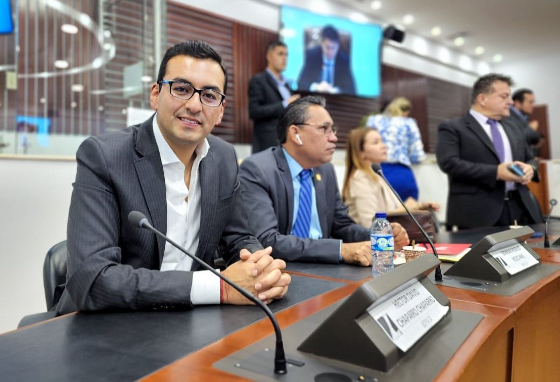 hectordchaparro's tweet photo. #EnComisiónVII: Aprobamos la solicitud de citar a debate de control político a @MinSaludCol, @CarolinaCorcho frente a la decisión de reducir el presupuesto para la salud del 2023 en casi 3 billones.

Es paradójico que a un sector con tantas necesidades, le sobren recursos. https://t.co/POewSqRJjm