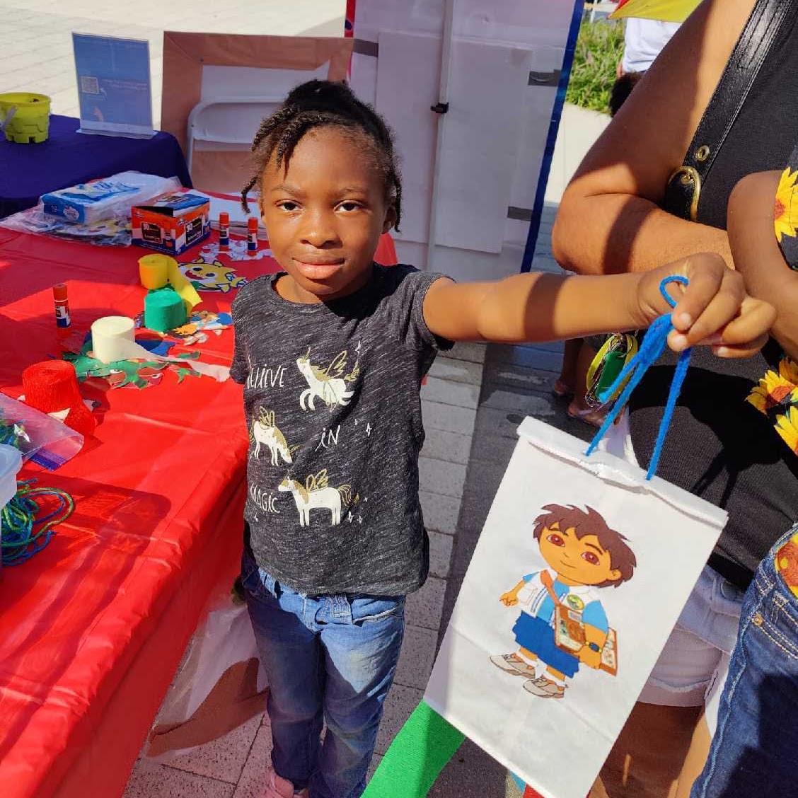 NLRlibraries's tweet photo. We had the best time at The @SeisPuentes Hispanic Heritage Month Art & Food Festival this past weekend. It was such a joy to be a part of it!
Volunteers Jamila and Avery from the City of NLR Mayor's Youth Council made it even better! #ExploreNLR https://t.co/cbNJcjcv1a