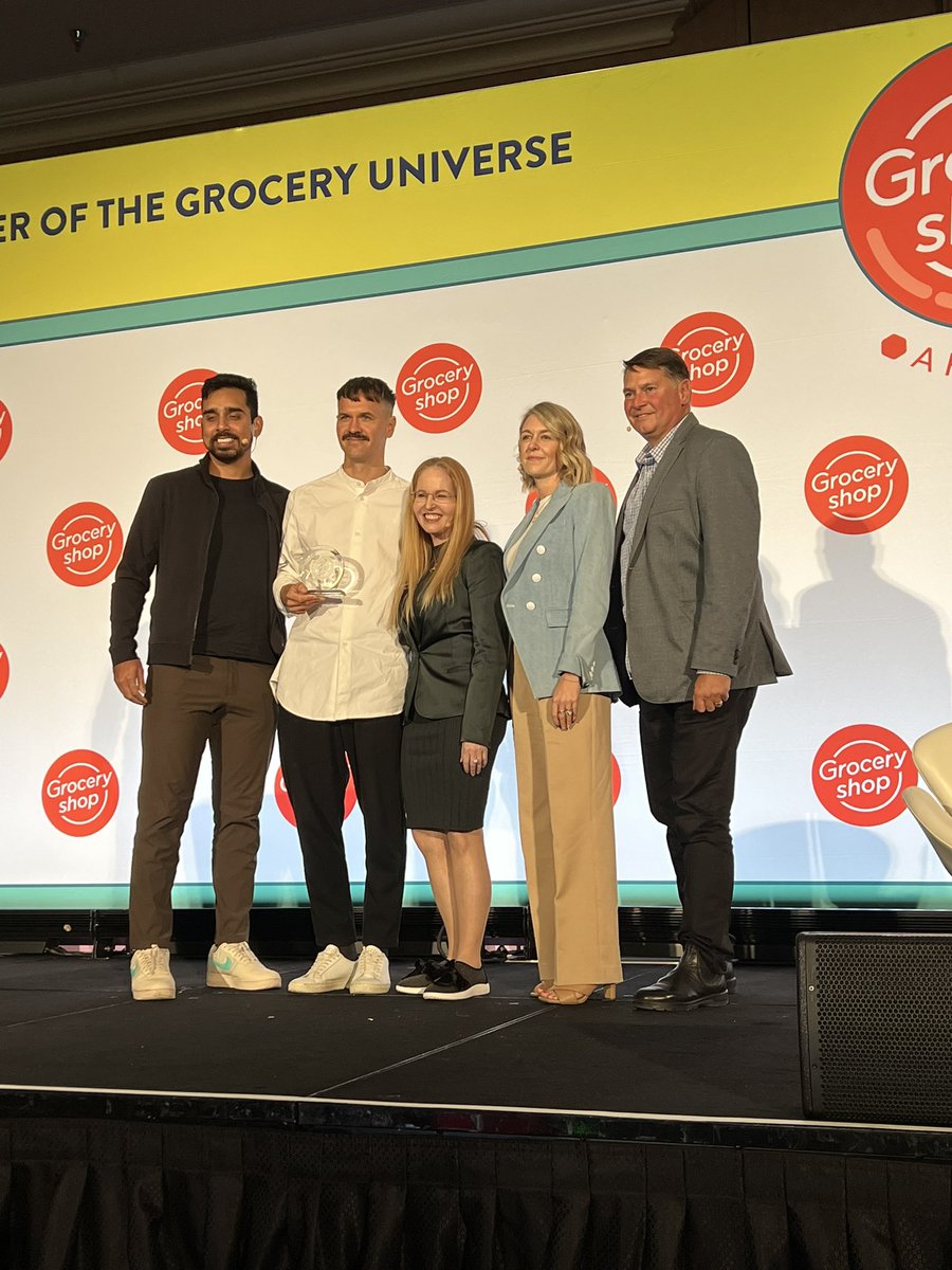 CoresightNews's tweet photo. Congratulations to the judges choice from Startup Pitch @Groceryshop! Winner, Whywaste pictured here with @debweinswig alongside judges @kaypeey, @elaineHrussell &amp; @robtrice3! Amazing session, thank you all! https://t.co/spVuLUsgxb