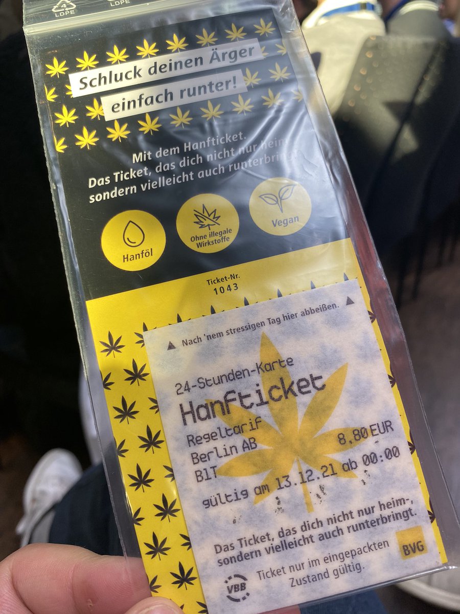 DanielMontua's tweet photo. Endlich, das @BVG_Kampagne #Hanfticket in meinen Händen. @KVBAG kann ich das auch in Köln benutzen? 😎 https://t.co/BfZWeFjcaS
