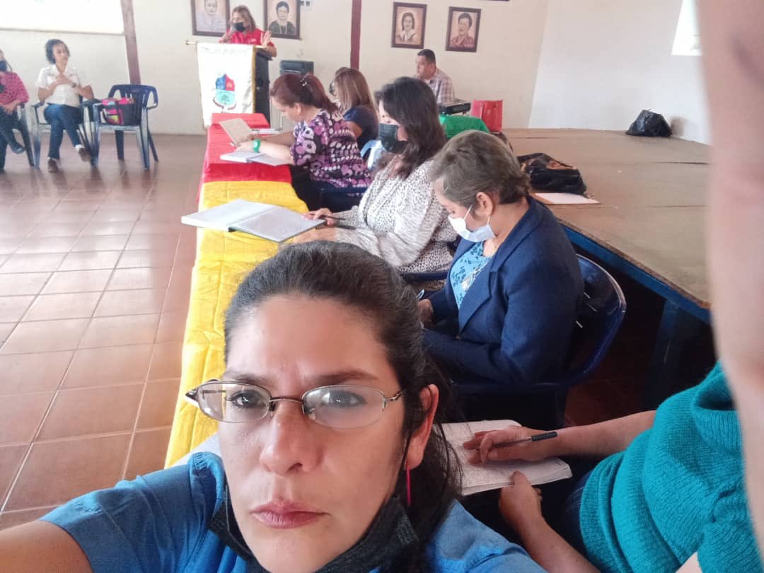 Carlos González tweet media