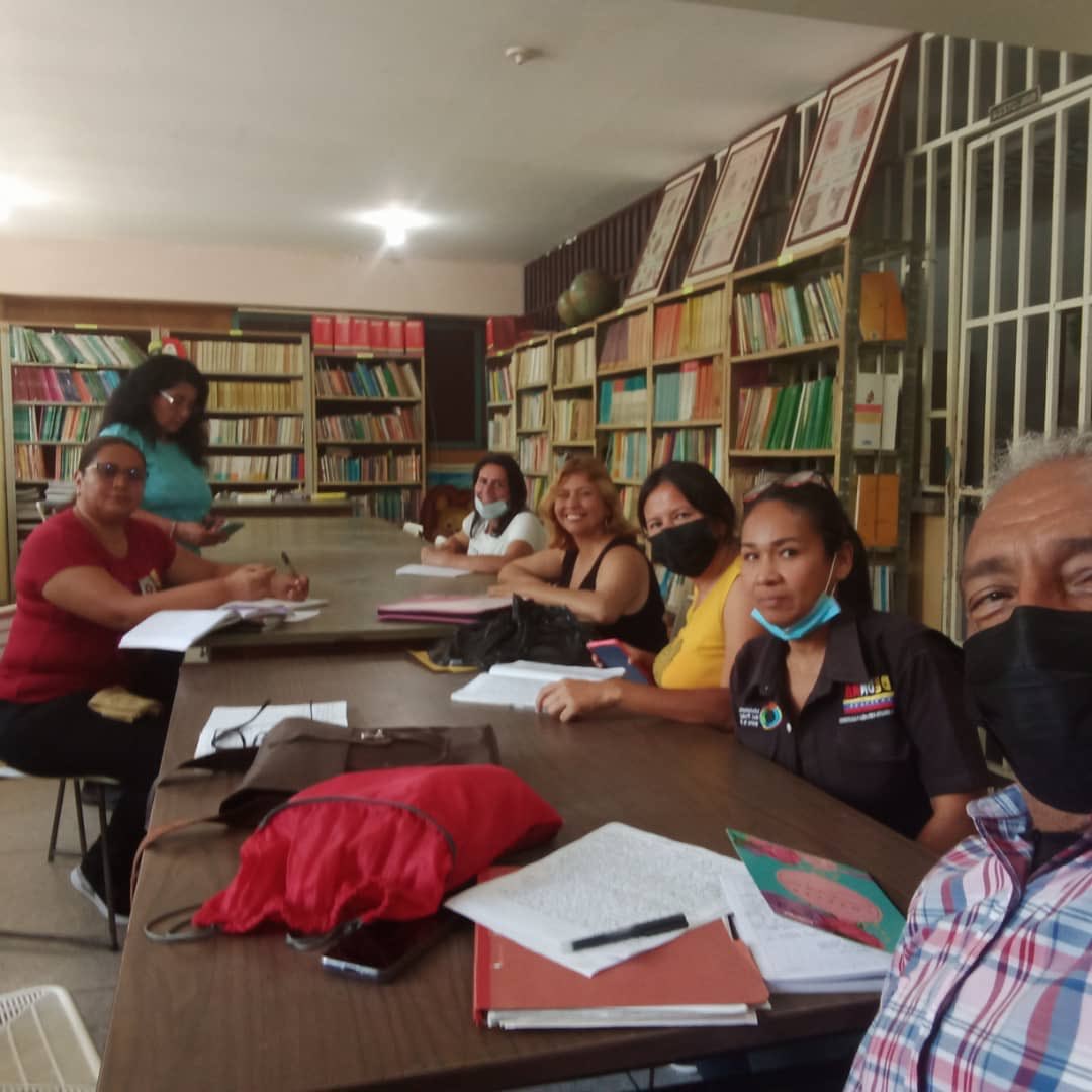 #JuntosporlaEducaciondelFuturo Enlaces de la Coordinación de Promoción Cultural, @ZonaEducTachira adscritos a <a href="/COMUNIDADESED15/">DIV. COMUNIDADES EDUCATIVAS TÁCHIRA</a> desarrollan  trabajo con los Equipos Educativos de cada Municipio del #Tachira @MPPEDUCACION <a href="/_LaAvanzadora/">Yelitze Santaella</a> <a href="/CulturaDgc/">DGCCultura</a> <a href="/FreddyBernal/">Freddy Bernal</a> <a href="/Berzabethg1/">Berzabethgandicaoficial</a>