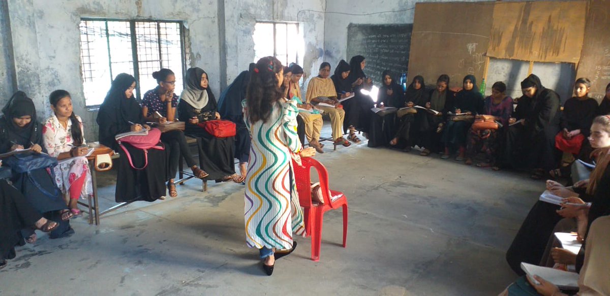 DaksyaAcademy's tweet photo. Daksya Academy, Moradabad
Daksya Academy, Moradabad had a Guest Lecture on learning and getting a job. She also told the students of importance and need for sampling and making drafts and patterns of various dresses. #DaksyaAcademy #UPSDM https://t.co/6wiYjbWJYv