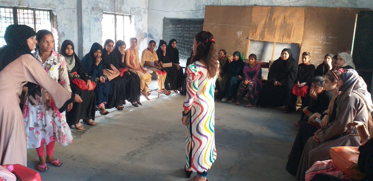 DaksyaAcademy's tweet photo. Daksya Academy, Moradabad
Daksya Academy, Moradabad had a Guest Lecture on learning and getting a job. She also told the students of importance and need for sampling and making drafts and patterns of various dresses. #DaksyaAcademy #UPSDM https://t.co/6wiYjbWJYv