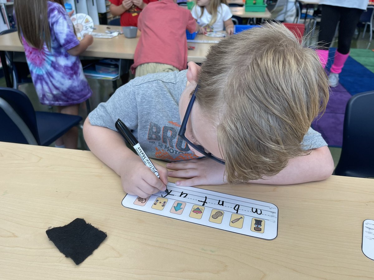 PhillipsKinder's tweet photo. So proud of what independent workers we are becoming during our literacy center time! https://t.co/NUDQYsMIYD