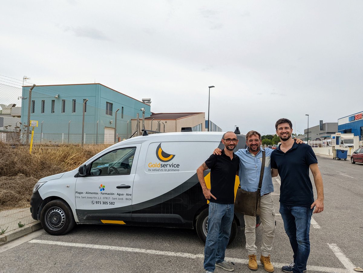 vectobal's tweet photo. 🟢Hace unos días fuimos a #Ibiza a trabajar y aprovechamos para reunirnos con el gran David Andreu, CEO de #Goldservice y vocal de @anecpla en Baleares. Un gran referente para el sector de la #SanidadAmbiental y mejor persona 🙌
#VECTOBAL #VectorControlExperts https://t.co/Tf8XlllDzl
