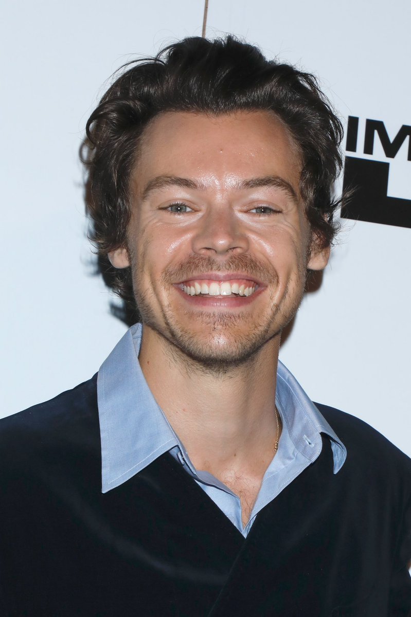 📸|| Harry na pré estreia de Don’t Worry Darling ontem.