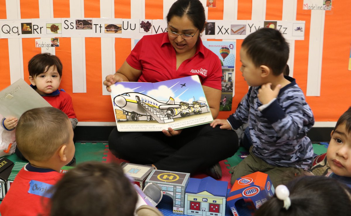 AVANCEinc's tweet photo. Every day children learn skills that will help them become better readers. 📚
Infants, toddlers, &amp; preschoolers become aware of books &amp; print &amp; learn about sounds &amp; letters.
Learn more about #AVANCE and the family programs available in your area
https://t.co/PssFslmQNG
#OneAVANCE https://t.co/HQ54yKHoV4