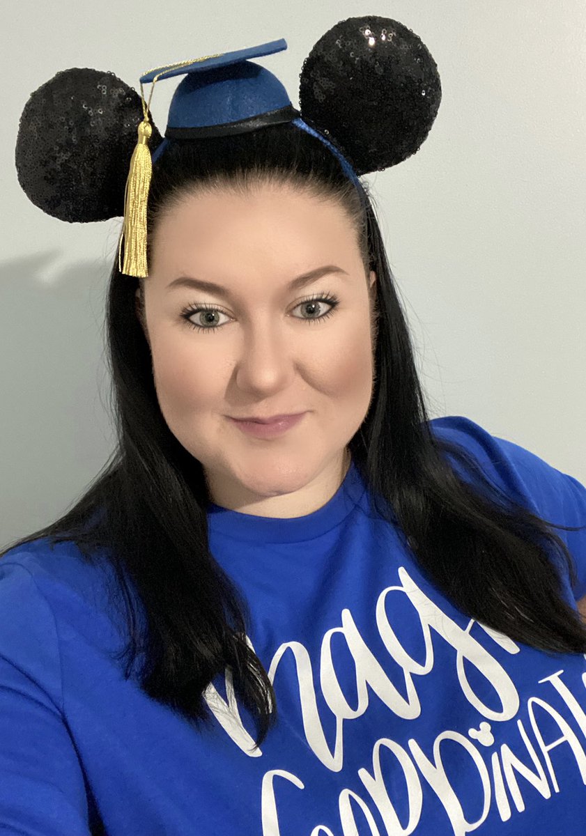 Its_Shanaka's tweet photo. 👋🏻 So it’s been a while tweeps, how’s it going? I’ve finally graduated from @SNHU with my BA in Communications/New Media and joined a local travel agency specializing in @Disney Keeping busy 🙂 #snhu #TravelTuesday #disney https://t.co/O21WVoUfB2