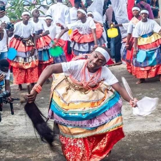 nigerdeltafest's tweet photo. Omoko dance of the Itsekiri people of Delta State displaying the colorful shades of nature, beauty and wonder. Furthermore, agreeing to the people’s love for culture, tradition and exposure. 

#izonibefestival2022 https://t.co/72R1UaKHxH
