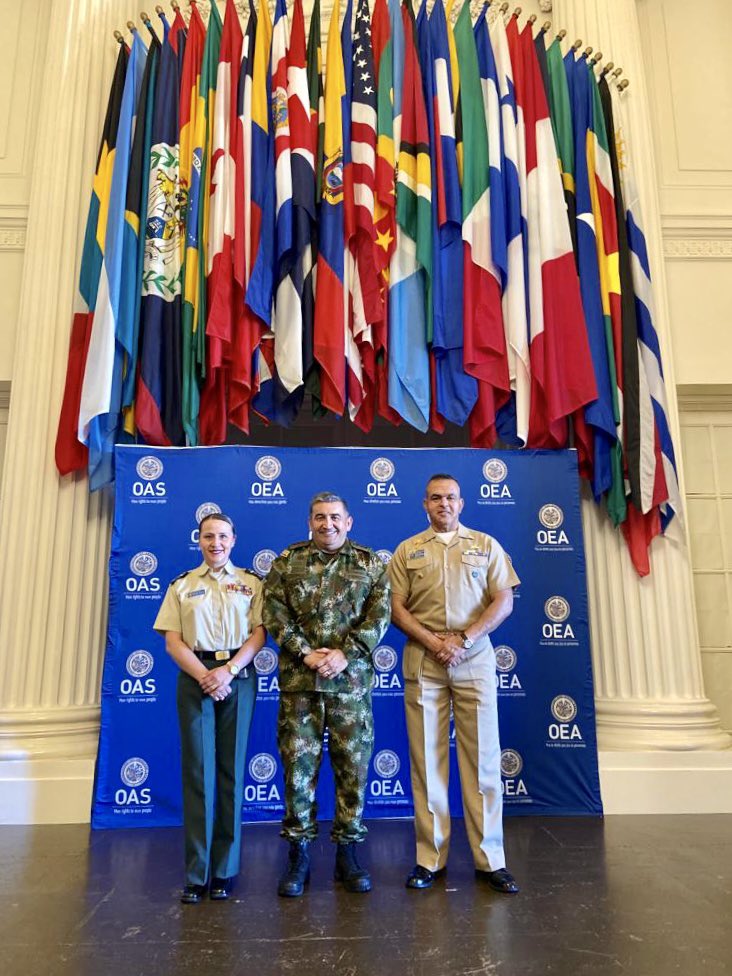EsdegCol's tweet photo. #AEstaHora el Curso de Información Militar #CIM2022 visita la sede de la @OEA_oficial en Washington D.C. 🇺🇸 donde los alumnos complementan su formación profesional y desarrollan sus competencias y capacidades en el componente geopolítico y estratégico internacional. https://t.co/YZqa6LP5fL