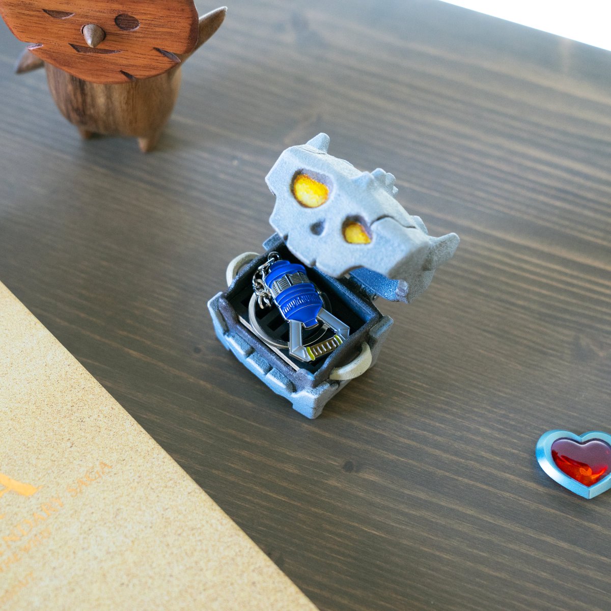 HerosArmory's tweet image. We found some treasure! The Hookshot keychain is available now!

Get it here -&amp;gt; herosarmory.com/products/the-h…

#keychain #hookshot #zelda #legendofzelda #thelegendofzelda #tearsofthekingdom #breathofthewild #herosarmory #zeldakeychain