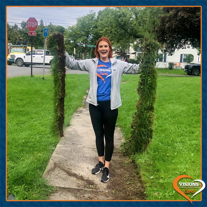 VisionsFCU's tweet photo. We loved volunteering at #BlockBlitz, (organized by @homehq) on Friday in Syracuse!
#VisionsCares #SyracuseNY #SaltSprings #HomeHQ #WeAreVisions https://t.co/5wNd54qvIr