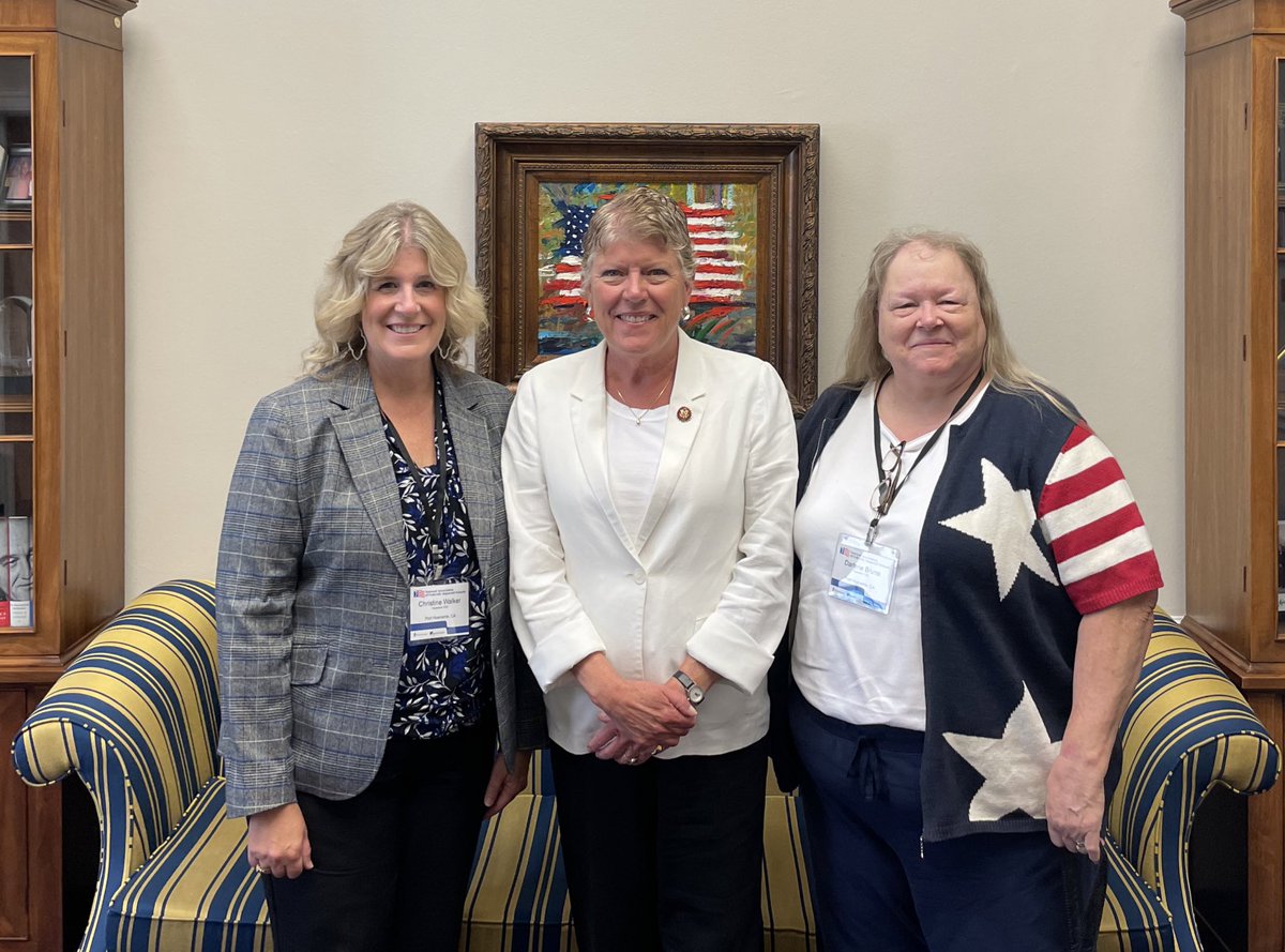 Thank you Congresswoman Julia Brownley for supporting Impact Aid! #ImpactAid #flisa #hesdpride @NAFISschools #CongresswomanBrownley