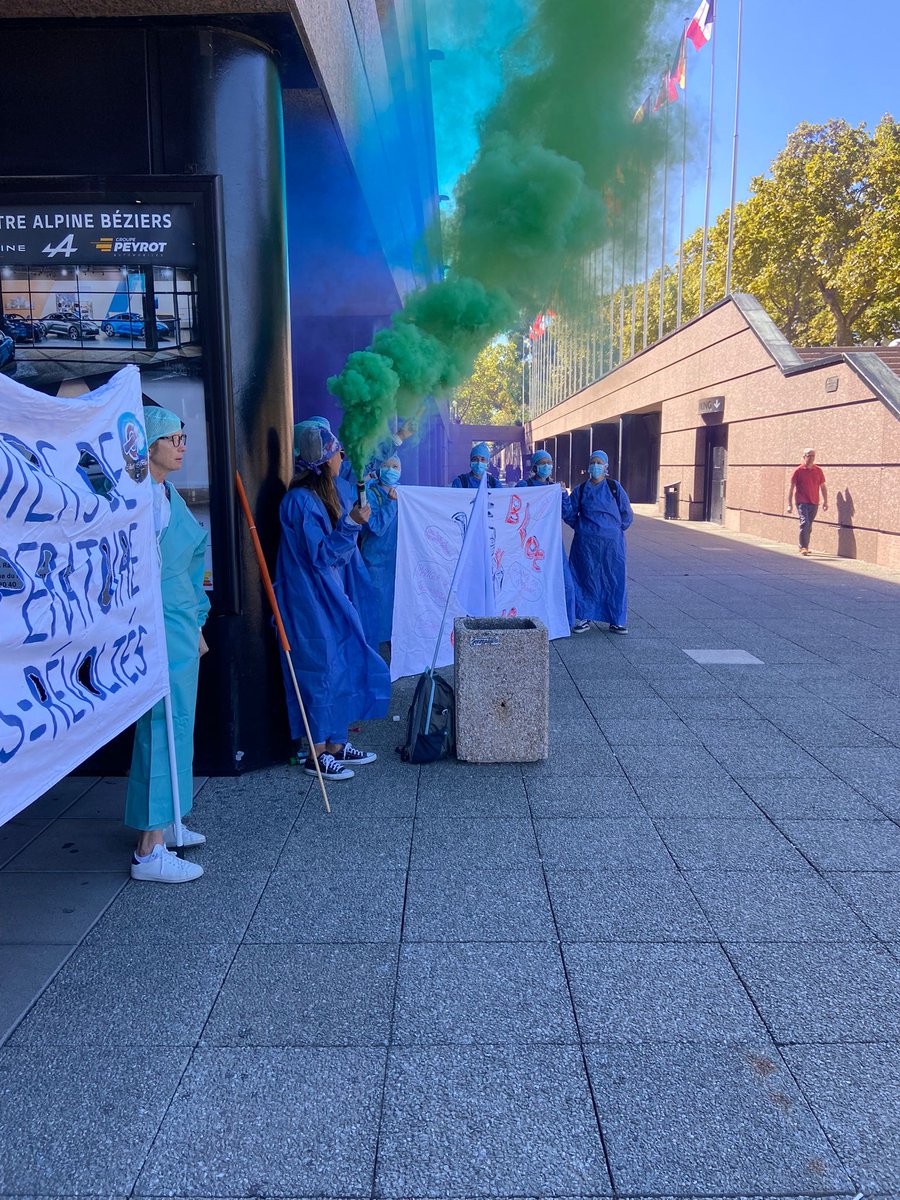 CBlocs's tweet photo. 👏👏Bravo à tous les collègues sur Montpellier et en local pour cette mobilisation malgré le fait que beaucoup d'organisations et directions nous ont mis des bâtons dans les roues pour réaliser cette action ✊ https://t.co/QisOhZmgJN