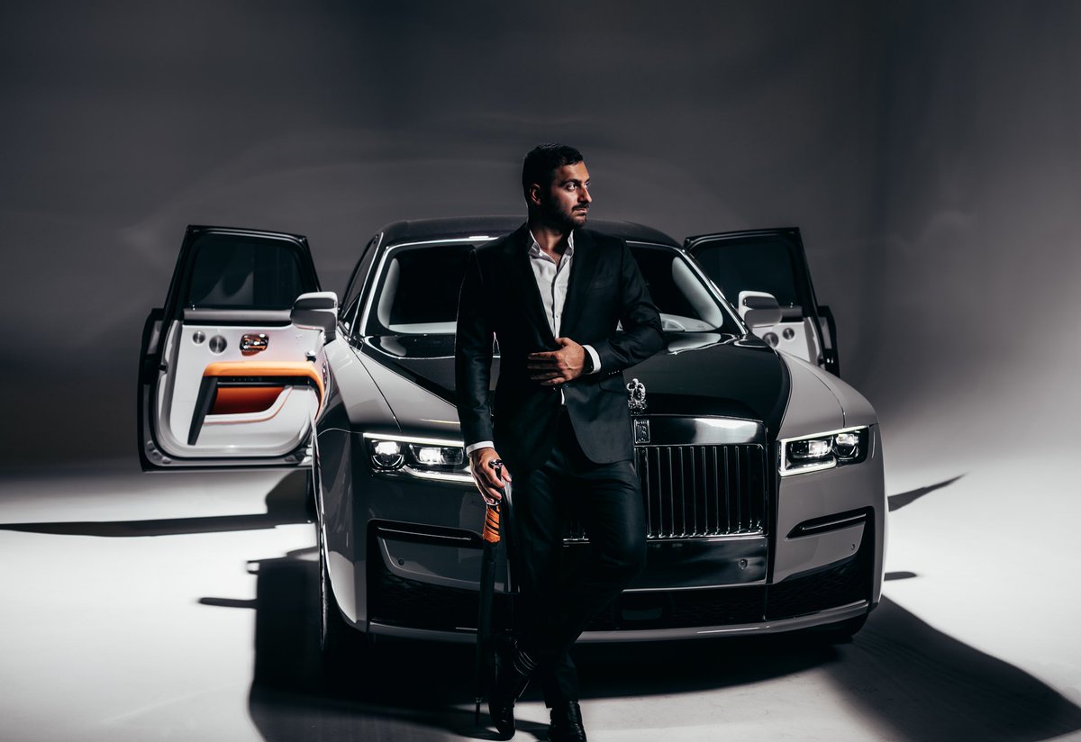 SwaggerMagazine's tweet photo. A 2 year passion project that resulted in a one of a kind, eye stopping masterpiece, incollaboration with Rolls Royce & Madiian Art @LevonMovsessian's story is as intriguing as it is inspiring.
Read more:
https://t.co/BydqPNE9ym
#swaggermagazine #entrepreneur #blockchain https://t.co/5ZrfXQLo2h