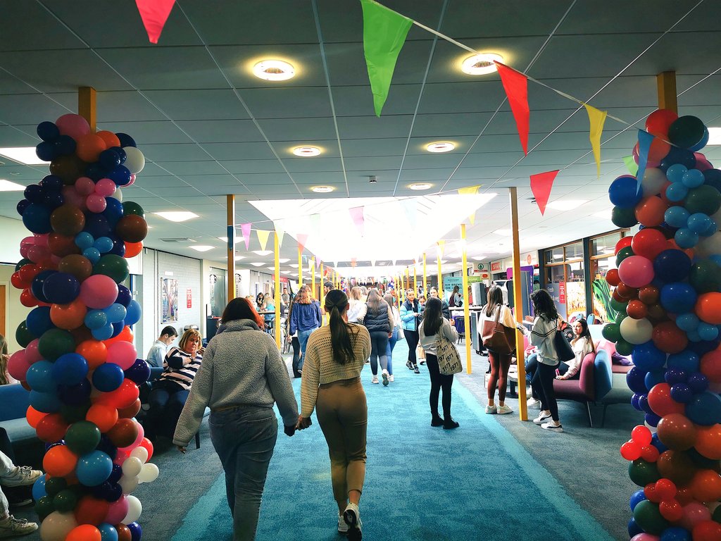 JadeMcMurray5's tweet photo. Welcome to @UlsterUni UUC UUM Welcome week activities in full swing π₯³ π
#welcometoUU #weareUU #ProudofUU https://t.co/2X518WMuKQ