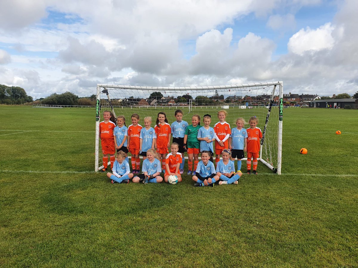 🧡 Our U8s played their first ever game this weekend 🤩 

Lots of fun, excitement, smiles and giggles from our girls who performed excellently and made us all extremely proud. 

Well done girls and good luck to all of you on the beginning of your football journey ⚽️