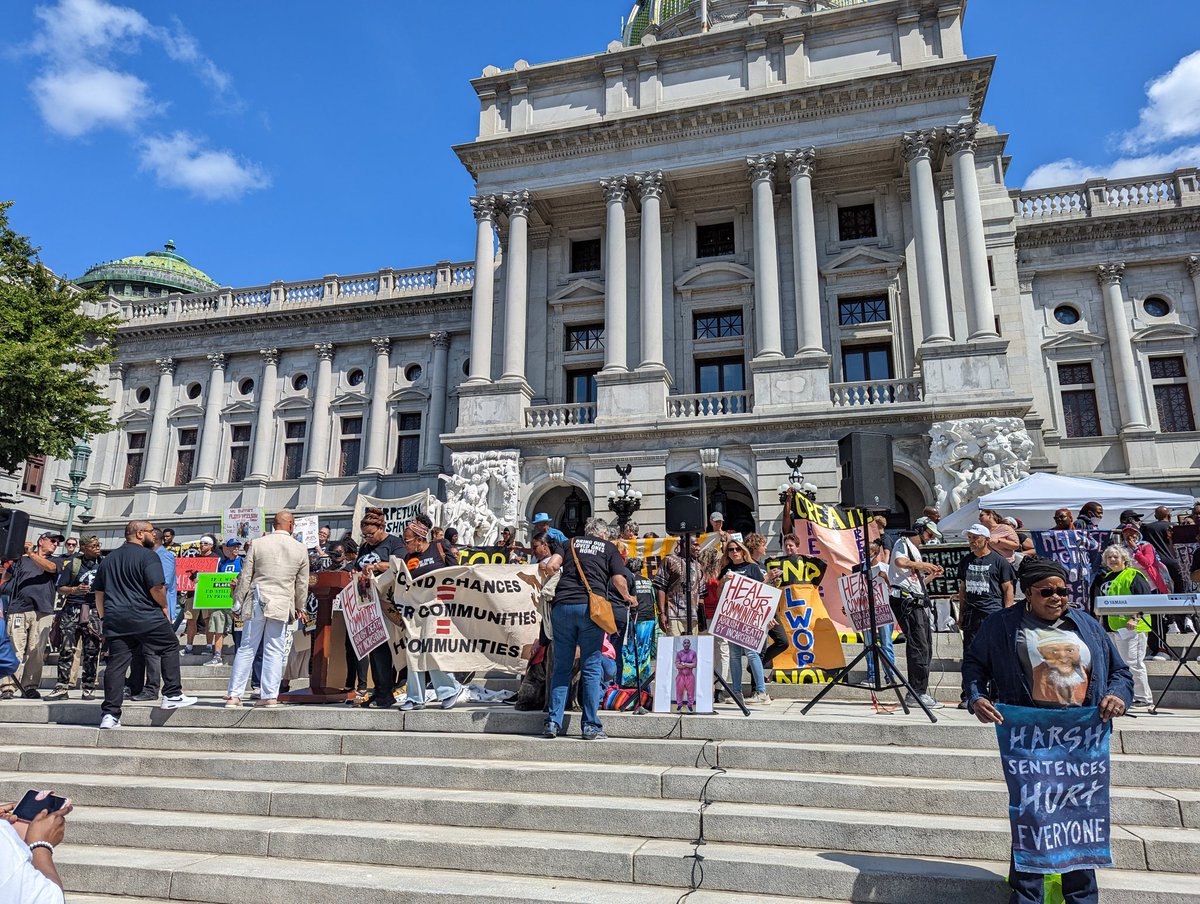 Kris Henderson tweet media