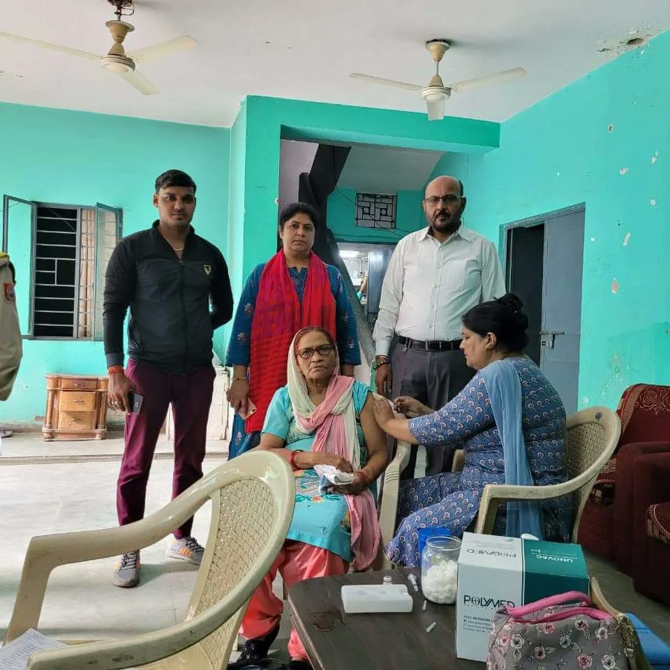 BJPRajeshVerma's tweet photo. #thankyoumodij #HappyBdayModiji  4th day 7th vaccination camp more than 1400 people vaccinated. Thank you @M_Lekhi ji for all the support. @siddharthanbjp @OfficeOfAdeshG @BJP4Delhi @BJP4India @blsanthosh @JPNadda @bjp4newdelhi1 @BjpTageja https://t.co/xPc1OSO1jN