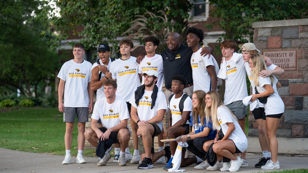 📸 Good times at the annual <a href="/UWOshkoshTitans/">UW-Oshkosh Athletics</a> student-athlete meet and greet!
