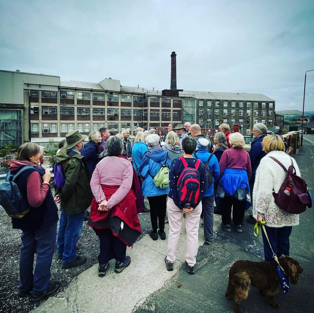 NMFestival's tweet photo. What a great turnout for Mike Daniels' local history walk on the historic mills of Newtown this morning 👣

He outlined the history of each mill &amp; their owners &amp; explained how cotton mills work &amp; the processes of turning raw cotton into thread

Huge thanks to Mike for organising! https://t.co/vABEcKaUFo