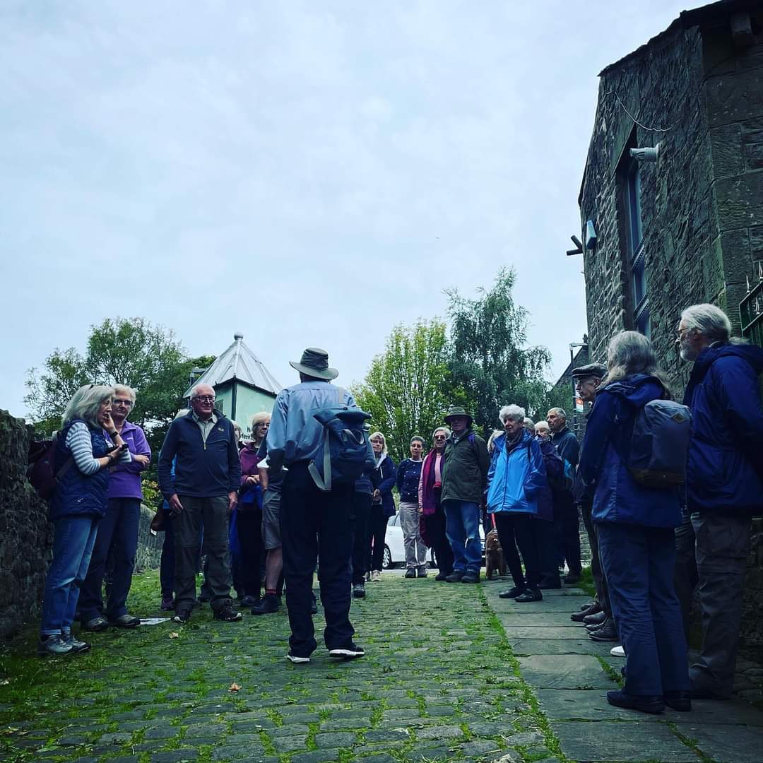 NMFestival's tweet photo. What a great turnout for Mike Daniels' local history walk on the historic mills of Newtown this morning 👣

He outlined the history of each mill &amp; their owners &amp; explained how cotton mills work &amp; the processes of turning raw cotton into thread

Huge thanks to Mike for organising! https://t.co/vABEcKaUFo