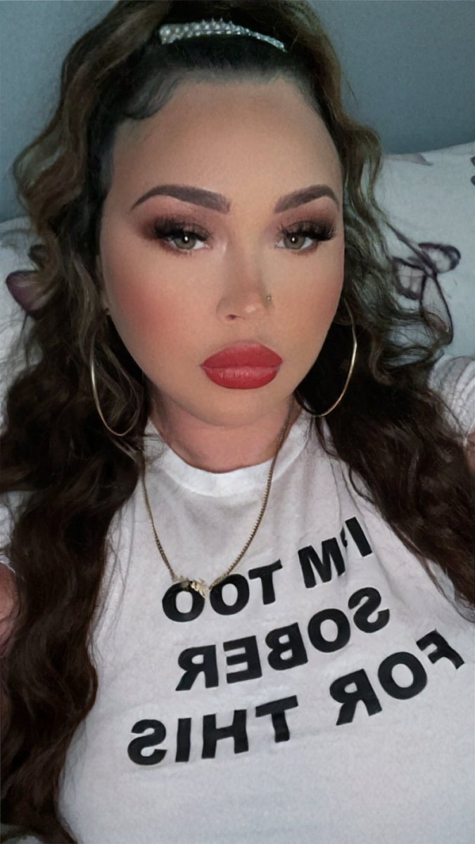 Only1rabit1's tweet photo. Too sober for this 😂 so let’s get drunk and party 🎉  🥂  

#dateatx #datedfw #onlyfansgirl #onlyfans #pawg https://t.co/ITKUmfWJ3N