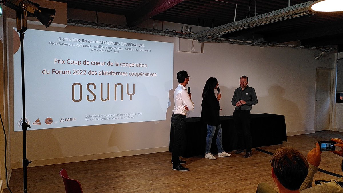 Le prix de @les_scop est remis à Osuny, un commun numérique qui propose de décarbonner les sites webs, en premier lieu ceux des écoles et des universités.