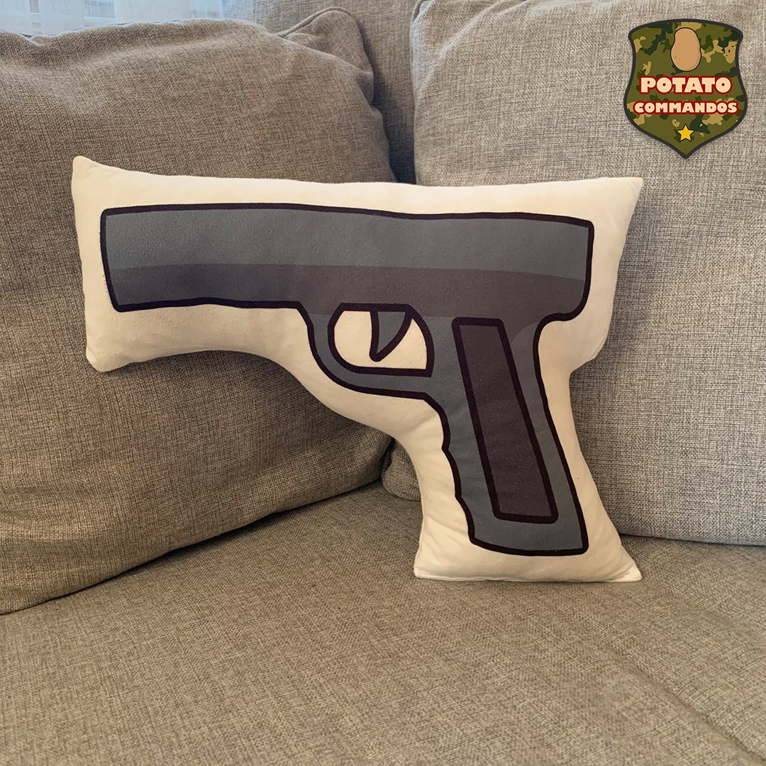 PotatoCommandos's tweet photo. Enemy spotted π«
#PotatoCommandos #Merch #CommandoPillows https://t.co/sL7wzUOpN9