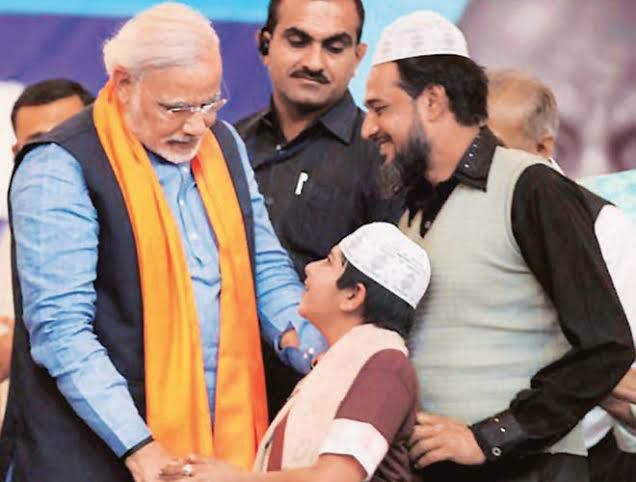 apnarajeevnigam's tweet photo. ज़हर मोदी जी नहीं फैलाते है उन्होंने संबित पात्रा जैसे आदमी भाड़े पे रखे है.. मोदीजी तो सबका साथ सबका विकास की बात करते है https://t.co/2Maof67ZT0