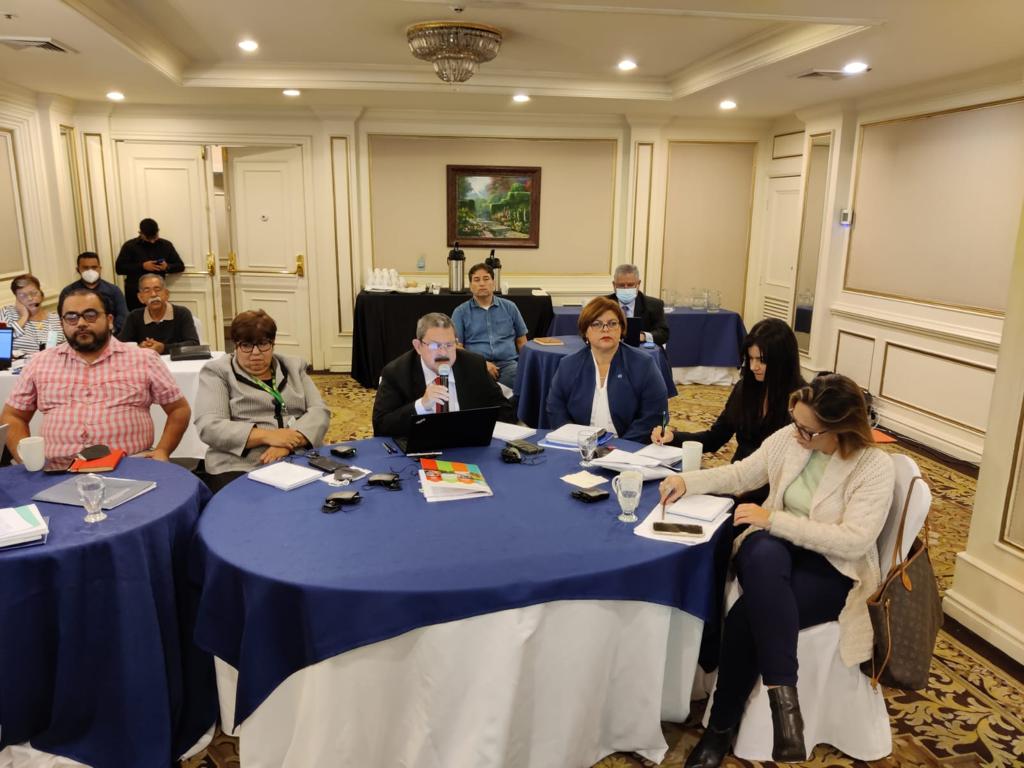 🔸🔷En el marco de la Misión de #cooperaciónsursur trilateral con apoyo de la Agencia Brasileña de Cooperación @govbr_abc que se desarrolla en Guatemala, el Vice Ministro de Agricultura, Ing. Roy Lazo expone sobre la Situación del #CorredorSeco en Honduras🔹🔶