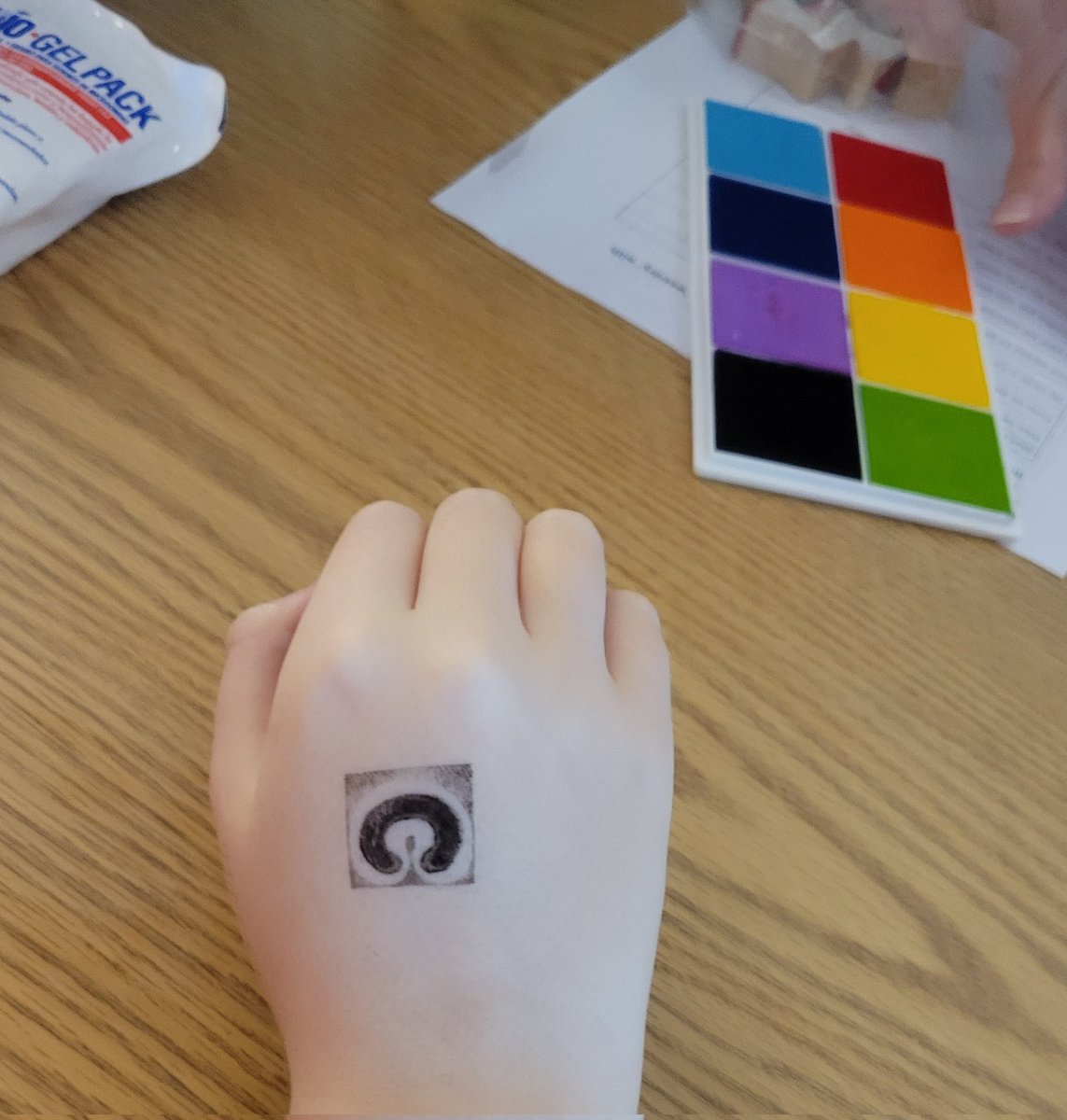 MrsTruska's tweet photo. Interoception: exploring the sensations of wet/dry hands, reviewing hot/cold and clean/dirty. It's so cool to see our students generating vocabulary and giving authentic responses! Best SLP and O/T duo in all of @WCPSSTeam, HANDS down! 😊
@mchsmustangs @WCPSS_SES https://t.co/tstiKzJW4h