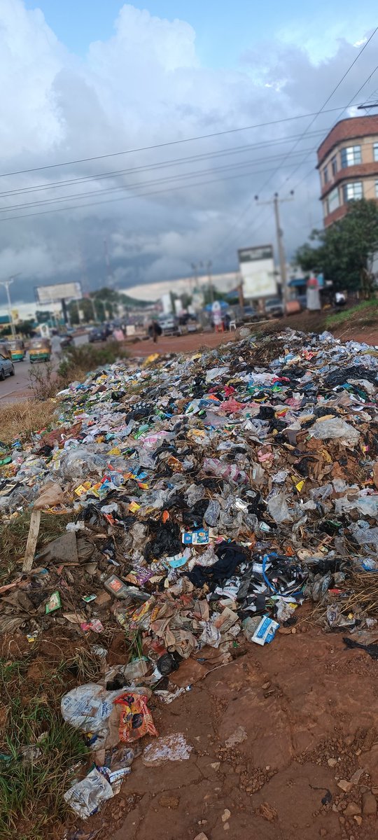 Mfon__Udoh's tweet photo. Old Airport opposite old Nitel building.
#keepjosclean #keepplateauclean https://t.co/B0faJLhWDJ