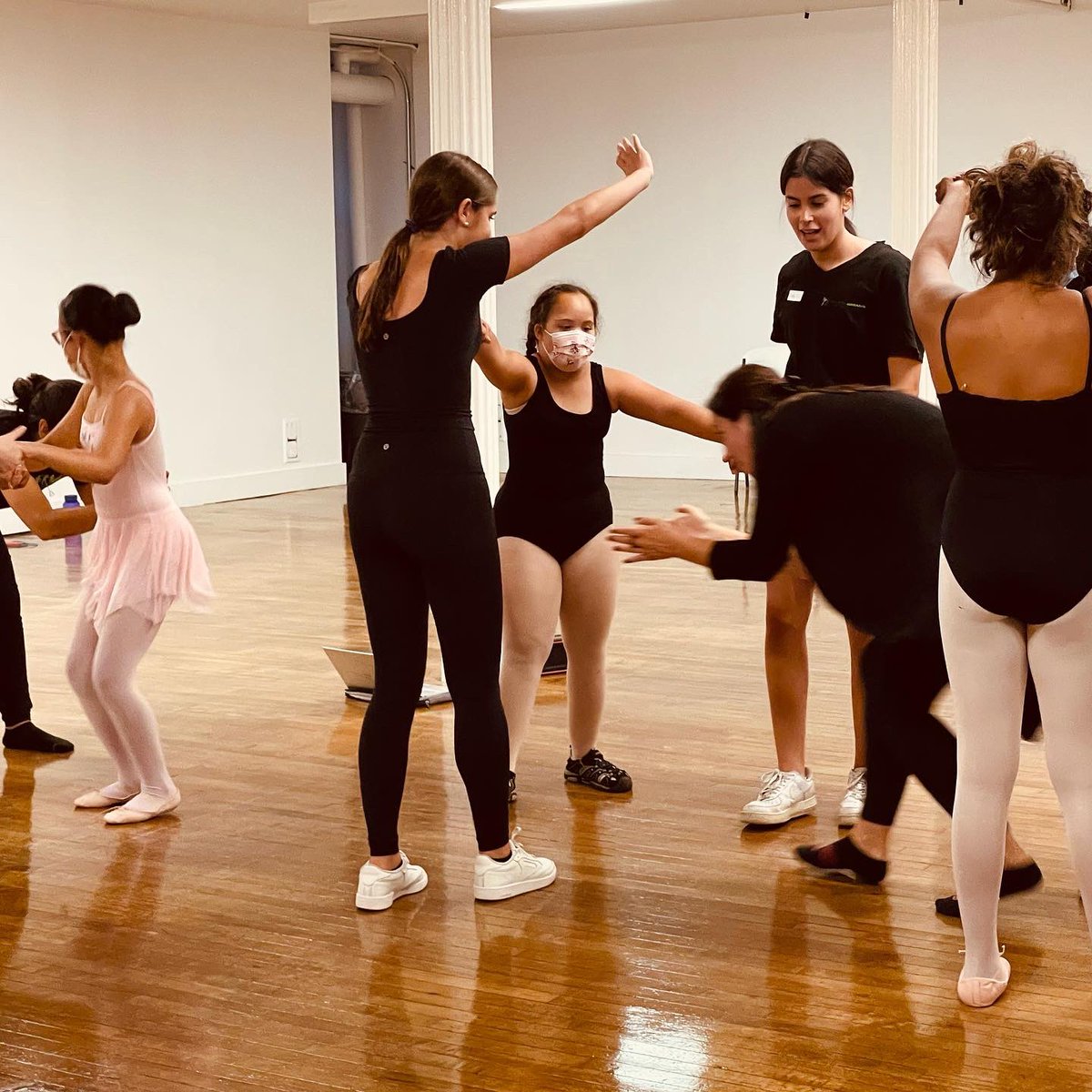 DancingDreamsNY's tweet photo. Yesterday was the first day of class in our Manhattan and Plainview location. We had such a great time dancing and seeing you all. We can not wait for Thursday’s Bayside class to see all of our students 😊
https://t.co/dhaf3gmgJg
#Disabled #AdaptiveProgram #DanceProgram https://t.co/dE1qonGW1R