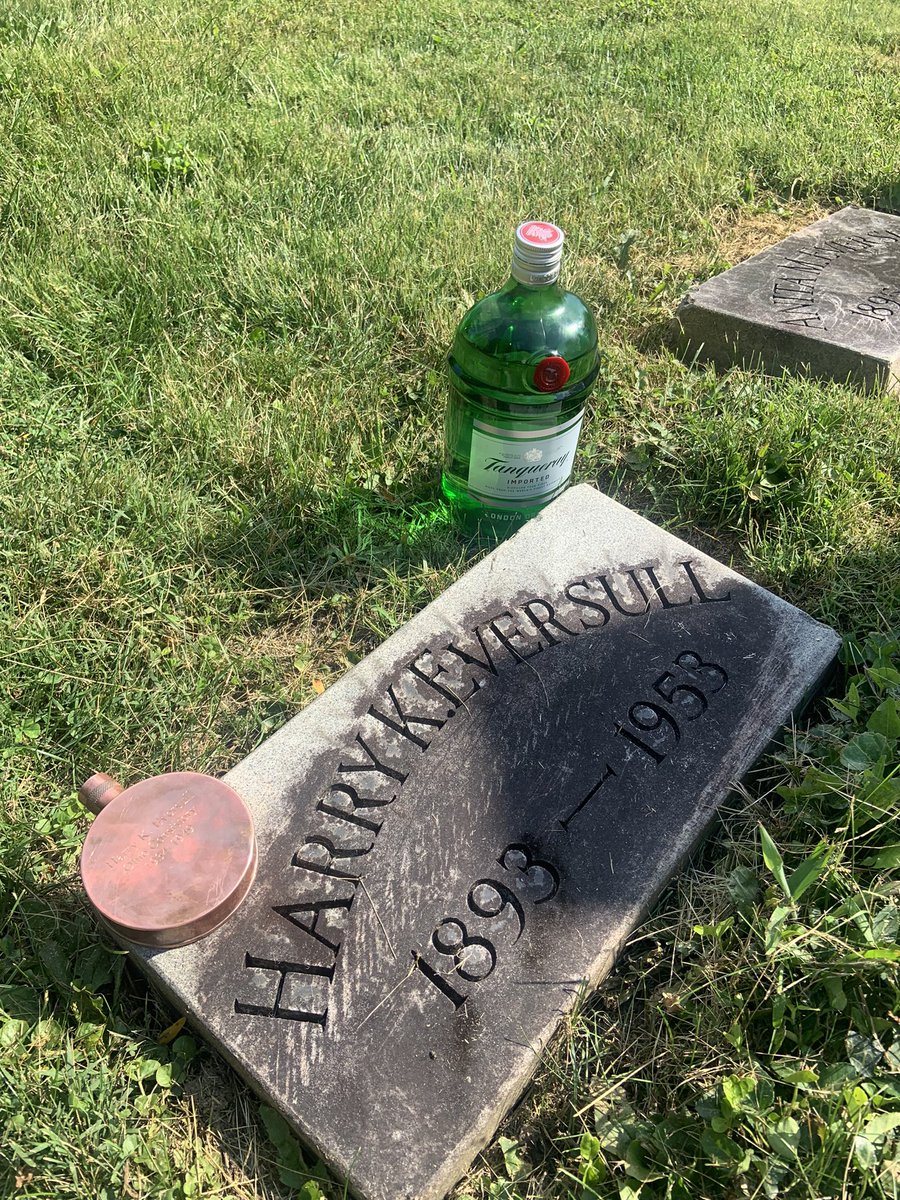 OhioConsistory's tweet photo. @OhioConsistory takes a moment to remember our 12th CIC Harry K Eversull 33°, born on this day in 1893. He joined our Line as Orator in 1934, Serving as CIC 1946-1949. Happy Birthday Commander. NOVEM! @ScottishRiteNMJ @GrandLodgeOhio @UGLE_GrandLodge https://t.co/SOAjfdulWA