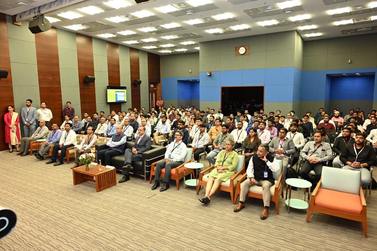 tpbhatla's tweet photo. It was a privilege and honour to host @drajaykumar_ias at @TCS Gandhinagar today. Thank you sir for your kind gesture to meet TCS, @DefenceAccounts and @PcdaPensions teams and words of encouragement for them. This will motivate teams to make #SPARSH scale even greater heights. https://t.co/NNFaVcMrDd