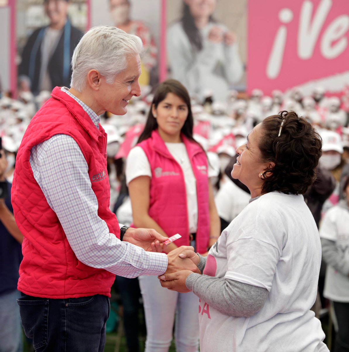 La fortaleza de las familias está en las mujeres, por eso el #SalarioRosa es para ustedes.