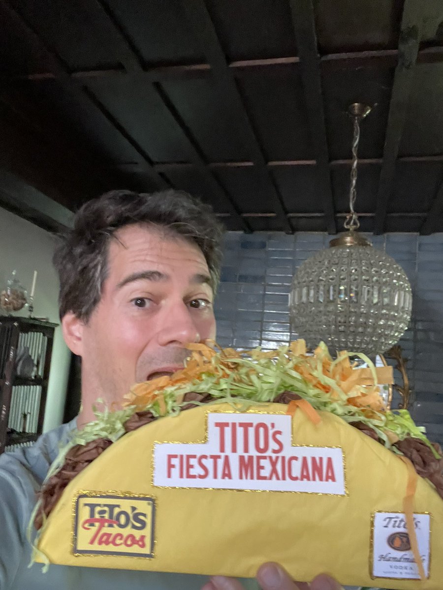 I don’t know how to take a selfie or pretend to eat a taco piñata, but I do have a friend at <a href="/TitosTacosCA/">Tito's Tacos</a>, which finally figured out to team up with <a href="/TitosVodka/">TitosVodka</a> for National Taco Day/National Vodka Day/Another Made-Up Holiday.  #FiestaMexicana2022