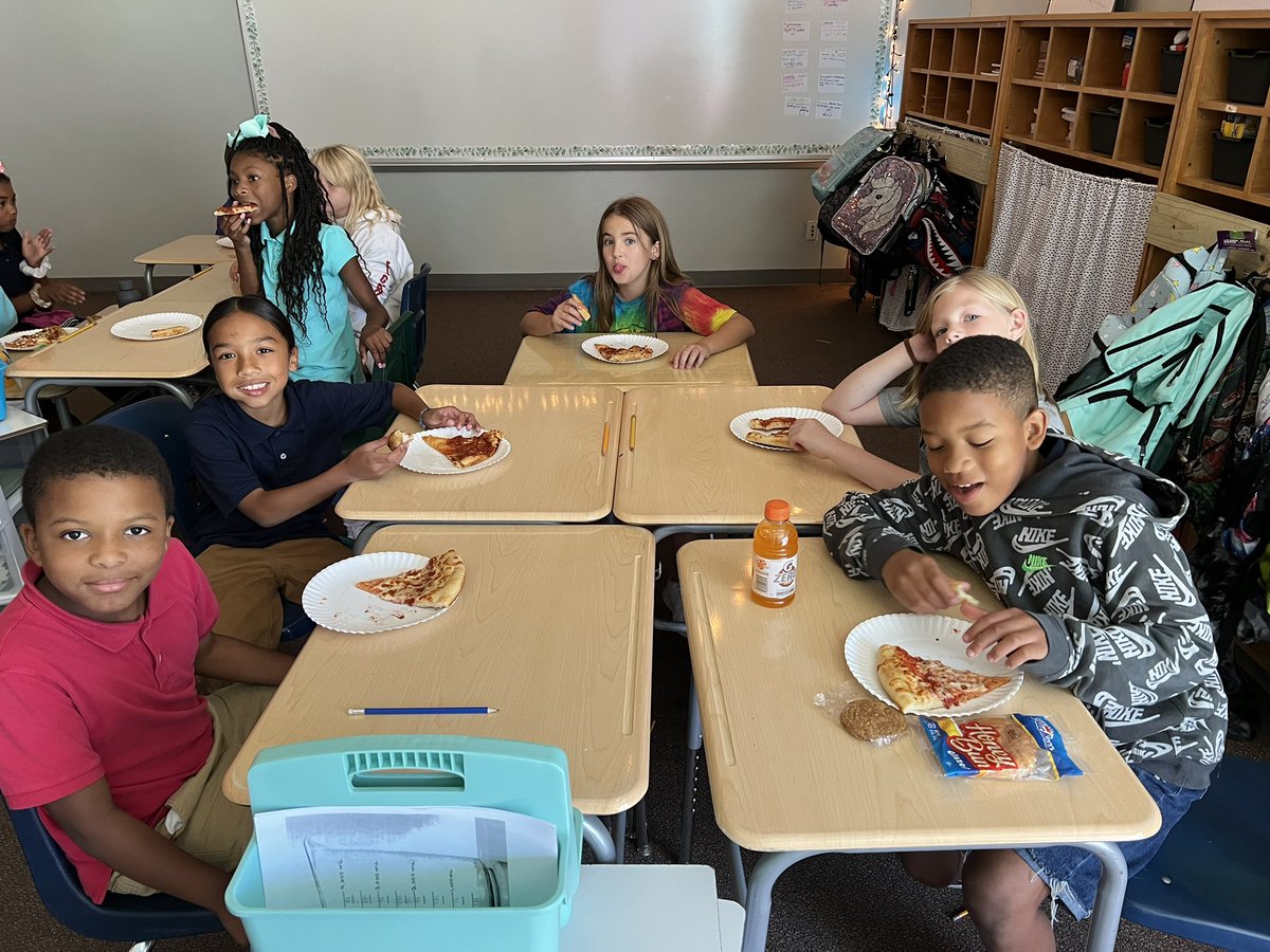 MrsReichle's tweet photo. Pizza party!!! 🍕 Yesterday my students did awesome while we had MANY adults in the room to watch us learn Eureka Math! I’m super proud of these kiddos!! ❤️❤️ https://t.co/cLcrJ6qkZ5