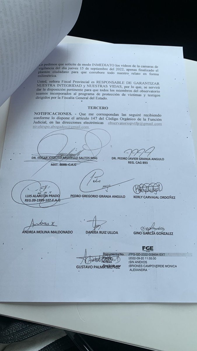 PedritoExtranja's tweet photo. Quieren matar a Christian Petersen en la cárcel de Guayaquil. Lo reconoce el propio servicio de inteligencia del SNAI.
Hoy le pedimos a Yanina Villagomez nos incluya en Protección a Víctimas y Testigos.
Recibimos agresiones desde que pedimos información por el caso Vallas. https://t.co/j75cOFgbBO