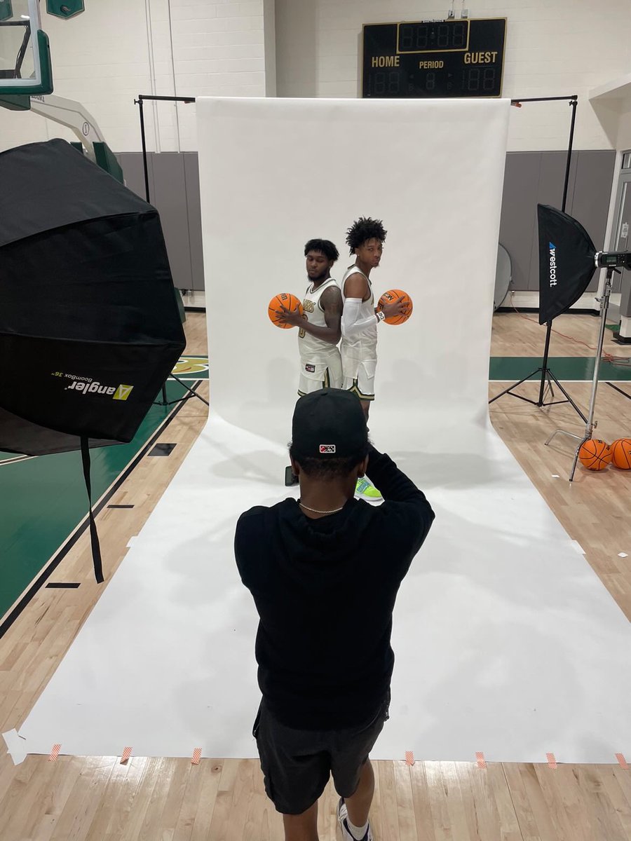 greenlightbball's tweet photo. Our first look at the most electric backcourt in college hoops‼️🤩

Eric Gaines and Jordan ‘Jelly’ Walker. UAB Blazers! @EricDaGoat @jellyfam_j https://t.co/QqyI0ednQS