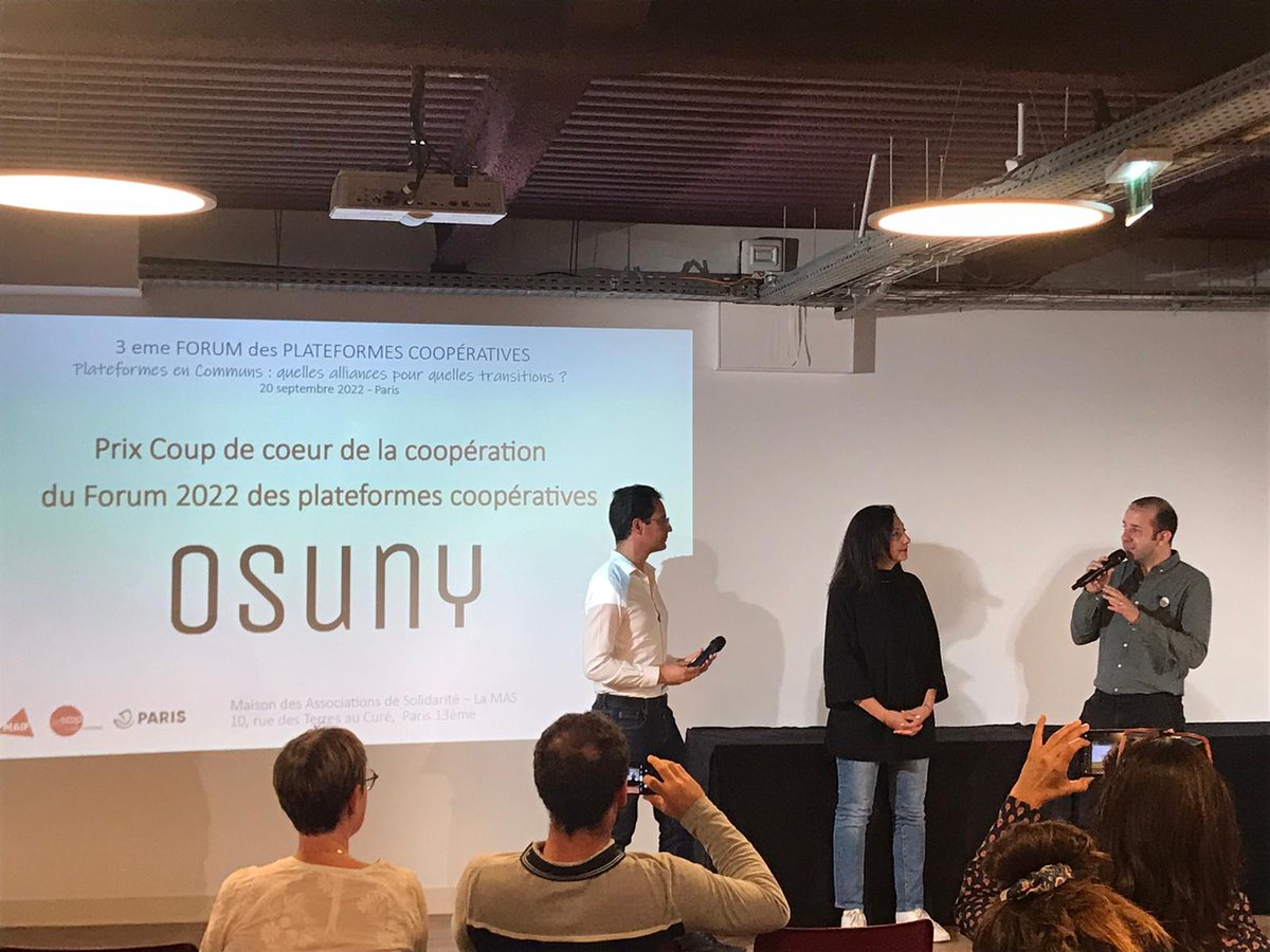 Remise du prix Coup de cœur de la coopération @les_scop à <a href="/osuny_org/">Osuny</a> #forumplateformescoop2022