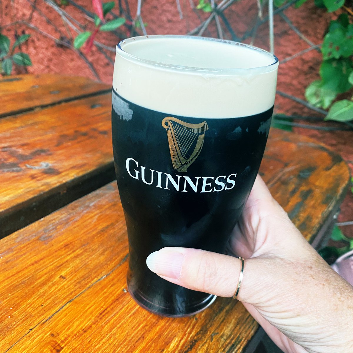 charliep73's tweet photo. At last…🍻
#cheersdears https://t.co/VR0RWAuvHY