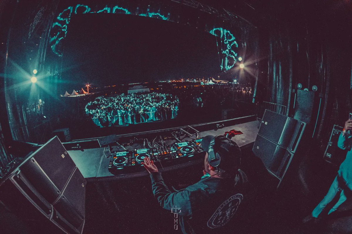 Tomophotograpic's tweet photo. Dream Big part 1.0007
Thank you for having me, this edition was really good the crowd was crazy, headbangers in the cold not event afraid.
#festival #dreamnationfestival
#dreamnation #killthenoise
#midnightyrannosaurus
#herobust #sonycreators
#headbangers https://t.co/qJ0HM8CIu0