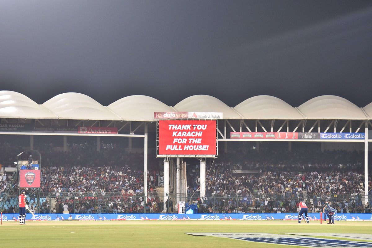TheRealPCB's tweet photo. 📸 Karachi, you've won our hearts with this response 😍

#PAKvENG | #UKSePK https://t.co/YIVXzK1vaK
