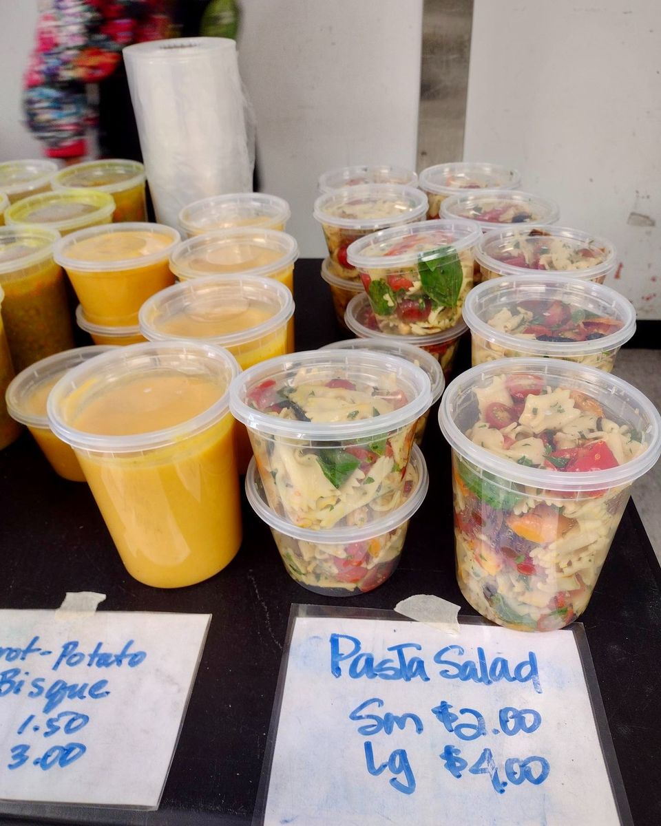TheStopCFC's tweet photo. Looking for delicious, healthy and affordable local produce? 🥬🥒🥕🥦
Visit our Good Food Market!

⏱️When: Every Tuesday from 12pm – 3pm
📍Where: 1884 Davenport Road

#goodfoodmarket #toronto #torontolife #communitybuilding #connection #market #localproduce https://t.co/tFKkvESWjV