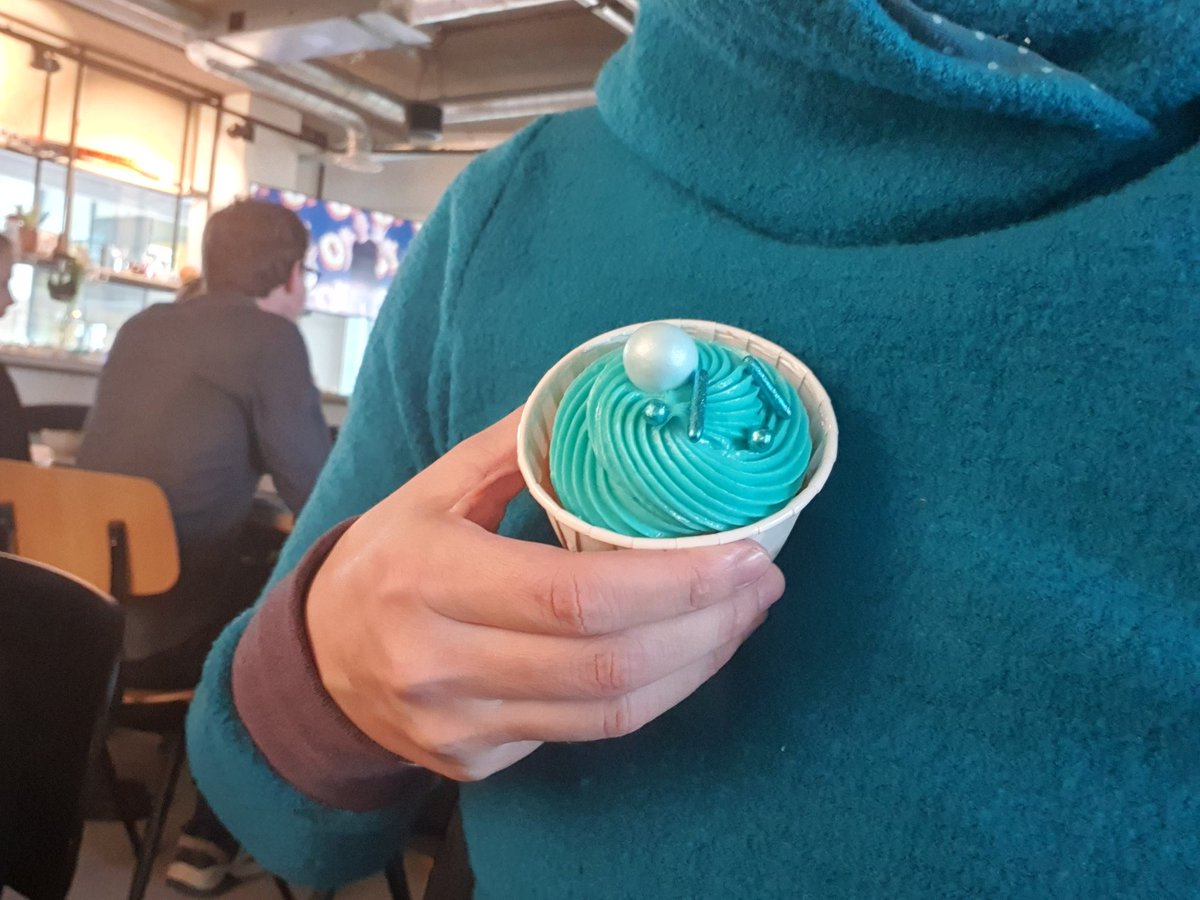 Stretching or overstretching? We'll learn by Friday. First (out of 3) days in the office - done #recoverychronicles